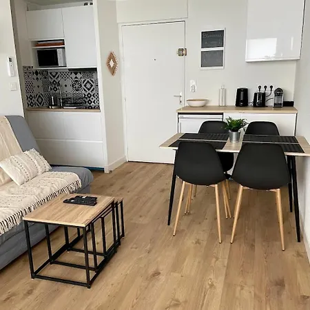 T2 Climatise A 100m De La アパート フロンティニャン