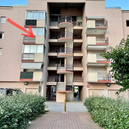 T2 Climatise A 100m De La * フロンティニャン